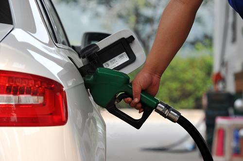 国内油价最新消息：油价迎来2020年第一次下调