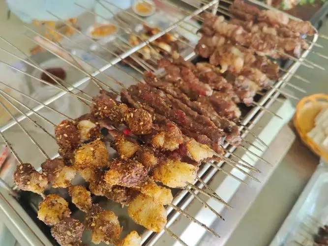 淄博烧烤单店日均售1万串  淄博市拥有烧烤相关企业去年新增470余家